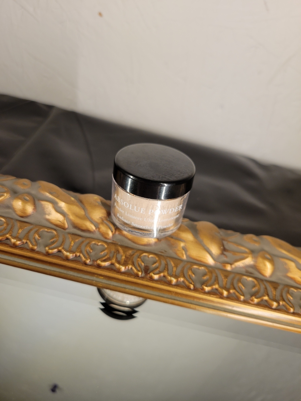 Lancôme Absolue Radiant Smoothing Powder in the shade Absolute Pêche Travel Size